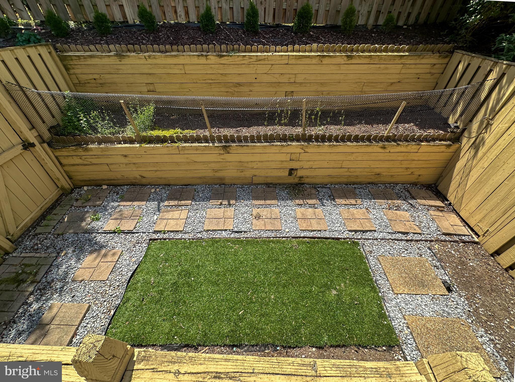 THE TOWNS OF OCCOQUAN MI - Residential Lease