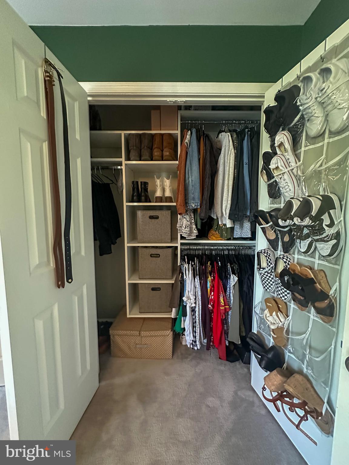 THE TOWNS OF OCCOQUAN MI - Residential Lease