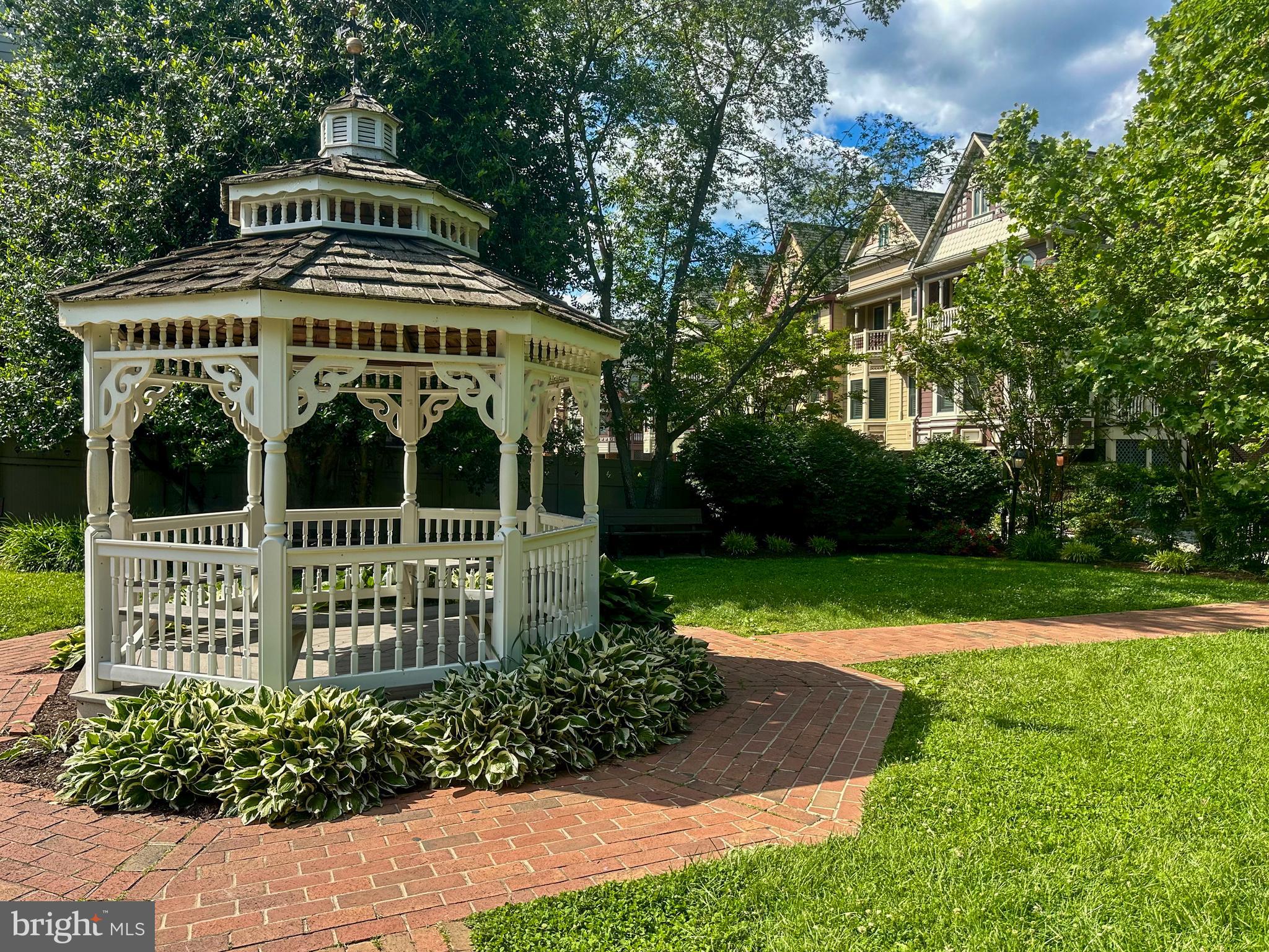 THE TOWNS OF OCCOQUAN MI - Residential Lease