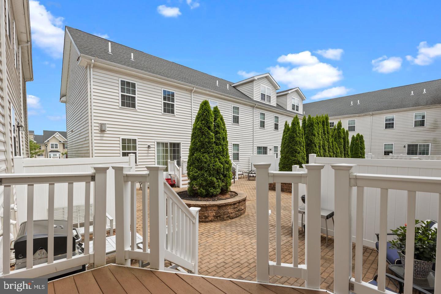 CARRIAGE HILL - Residential Lease