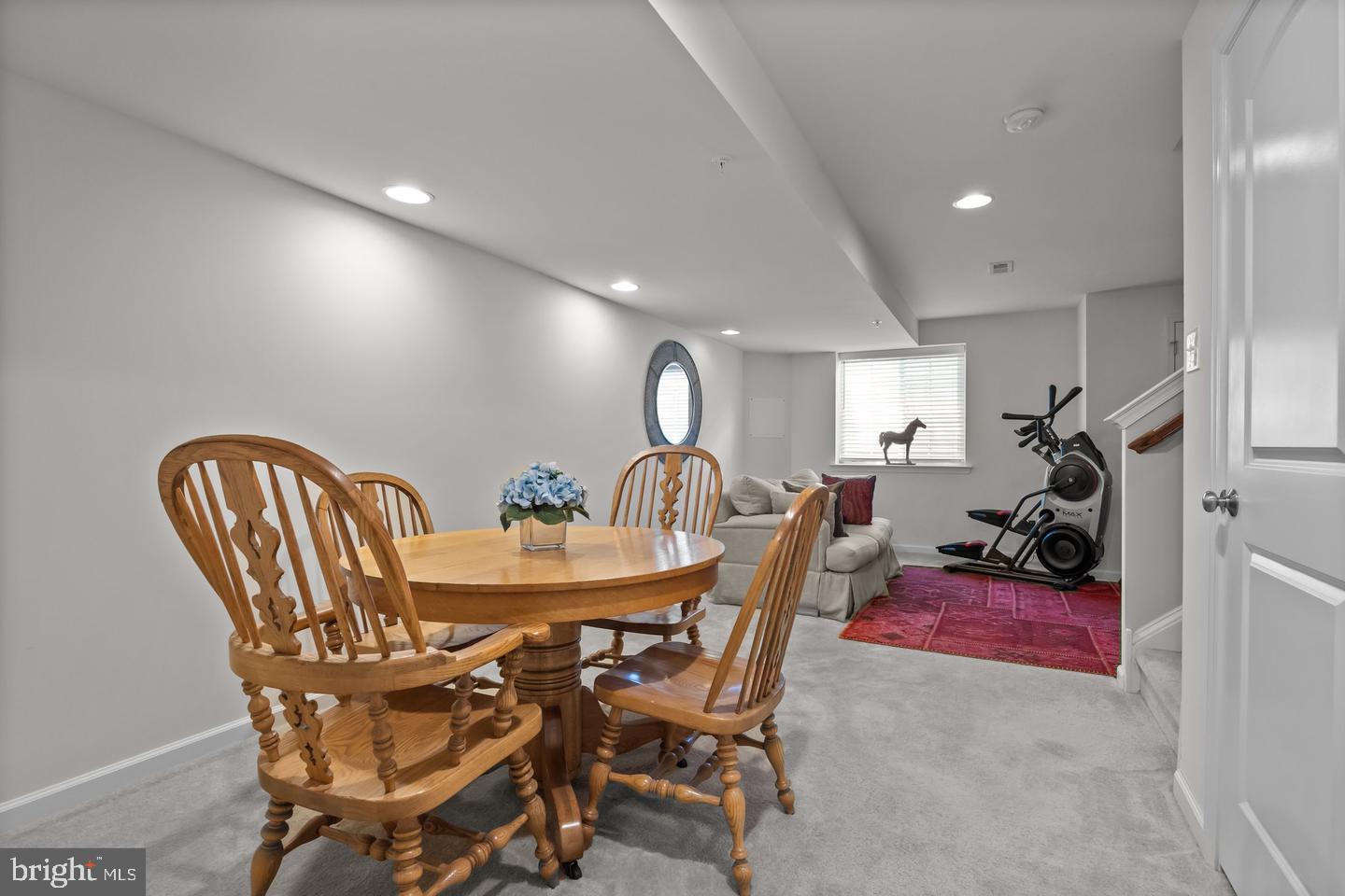 CARRIAGE HILL - Residential Lease