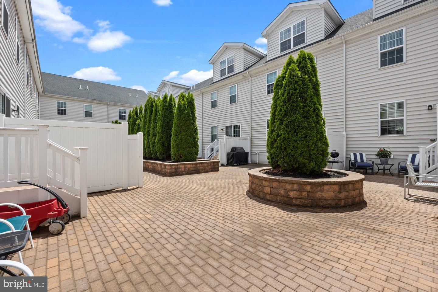 CARRIAGE HILL - Residential Lease