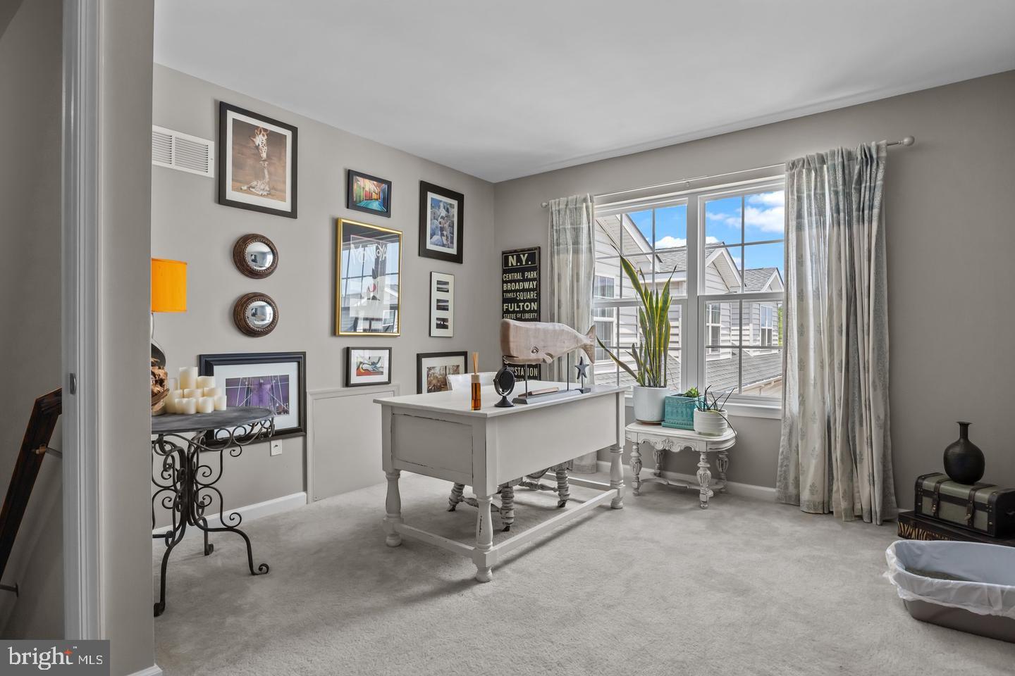 CARRIAGE HILL - Residential Lease