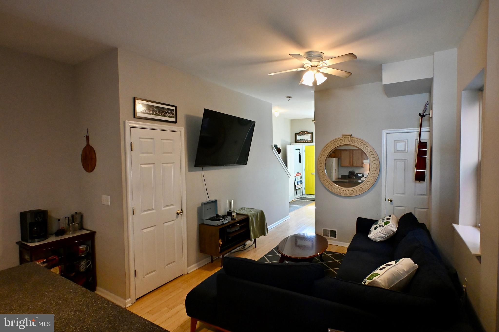 EAST KENSINGTON - Residential