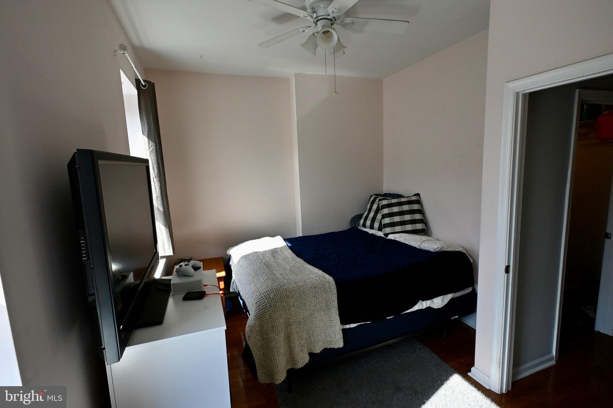 EAST KENSINGTON - Residential