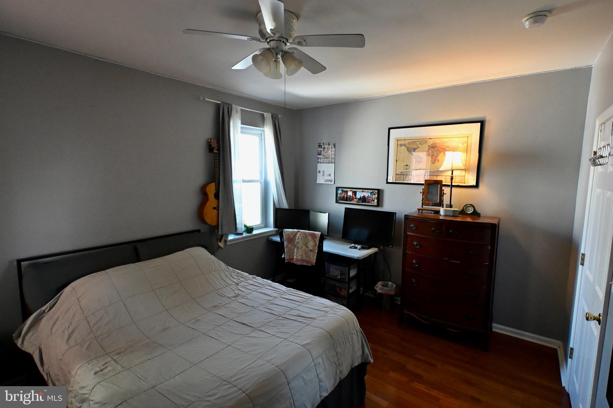 EAST KENSINGTON - Residential