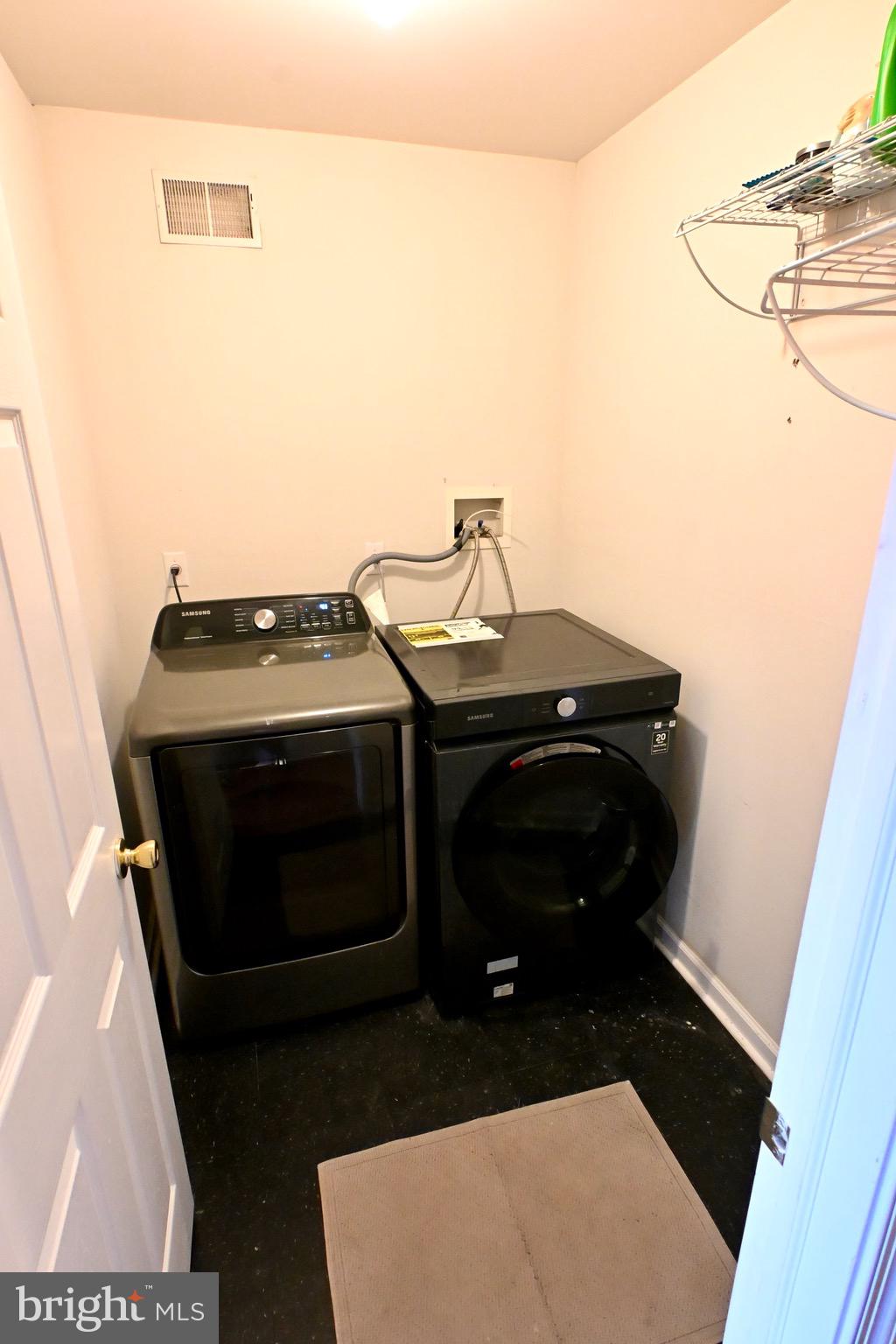 EAST KENSINGTON - Residential