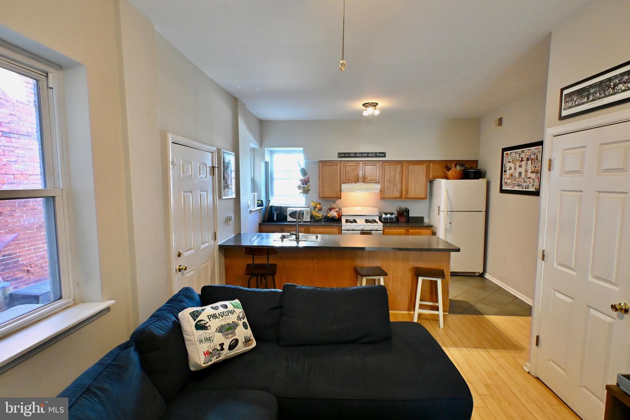 EAST KENSINGTON - Residential