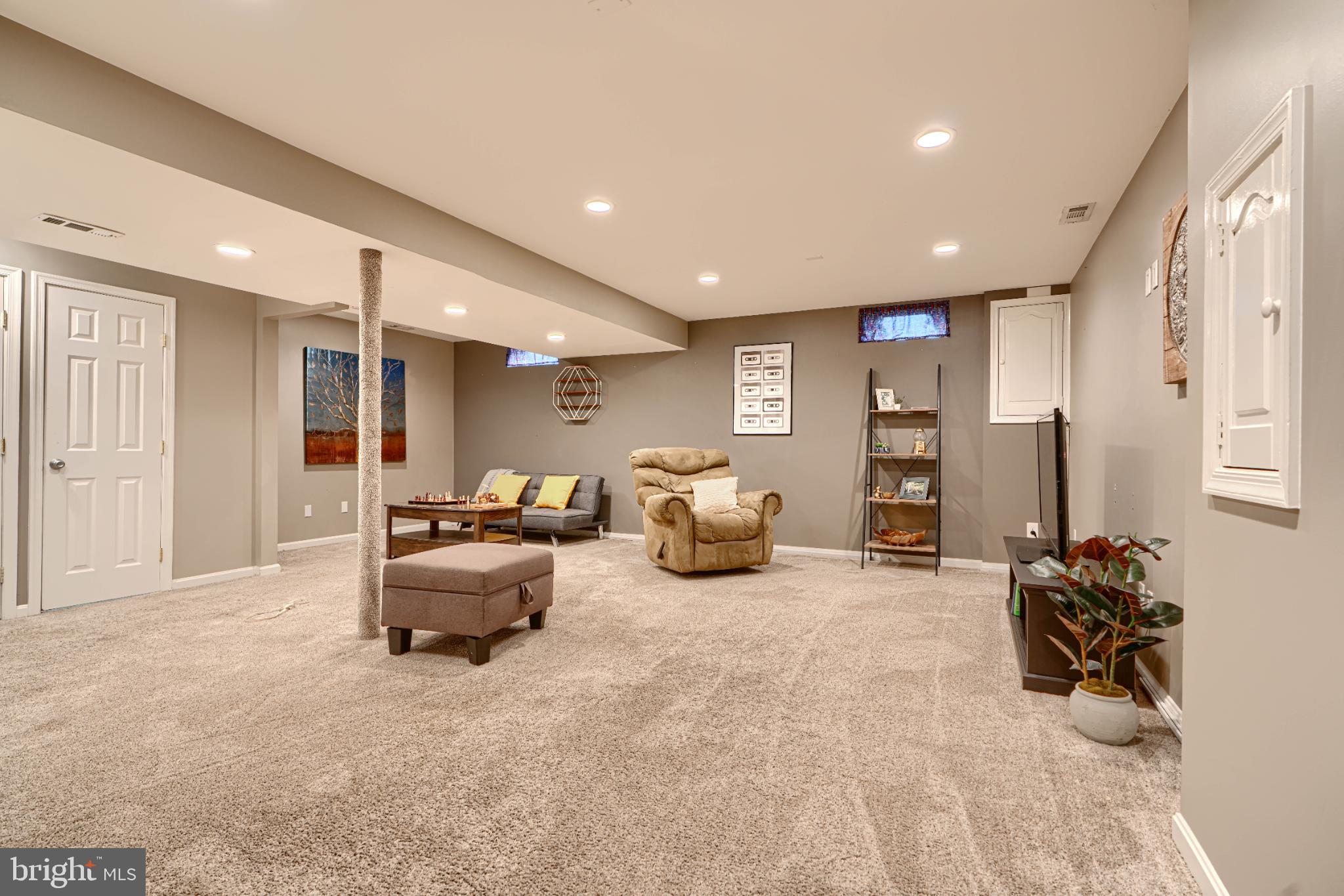 HUNTERS RUN - Residential