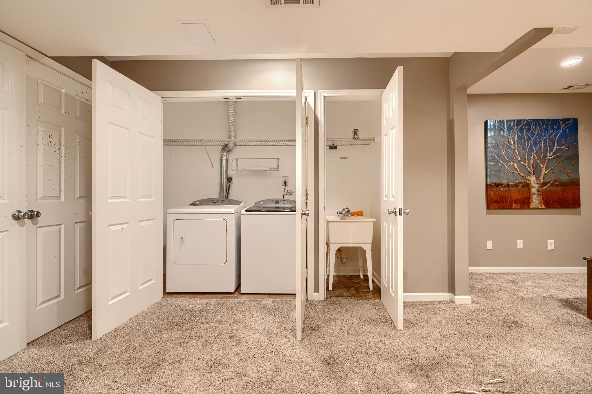 HUNTERS RUN - Residential