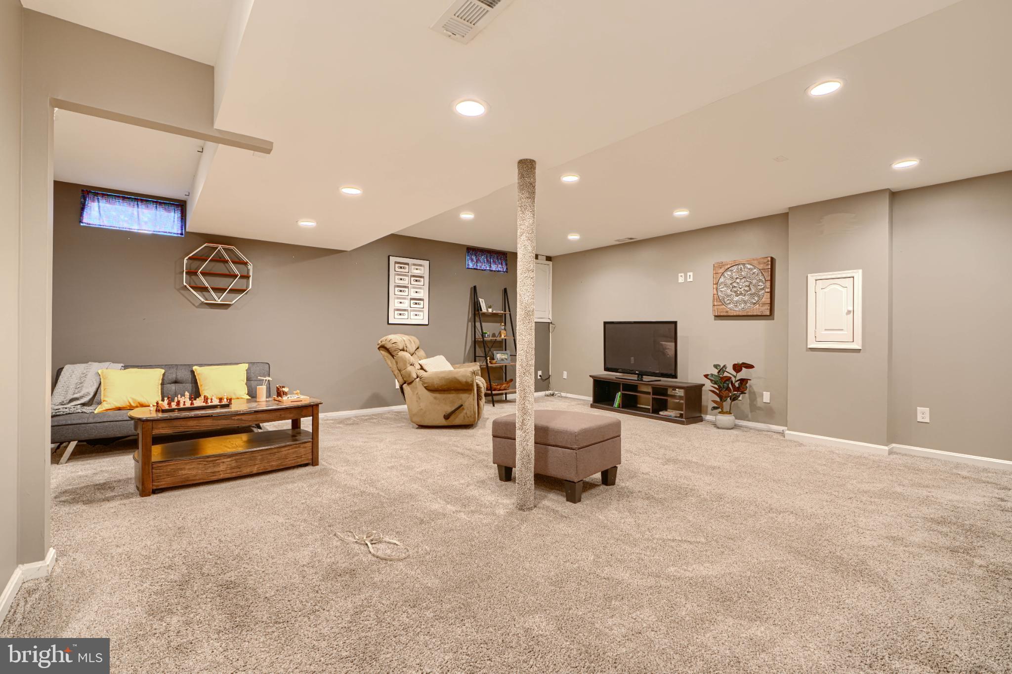 HUNTERS RUN - Residential