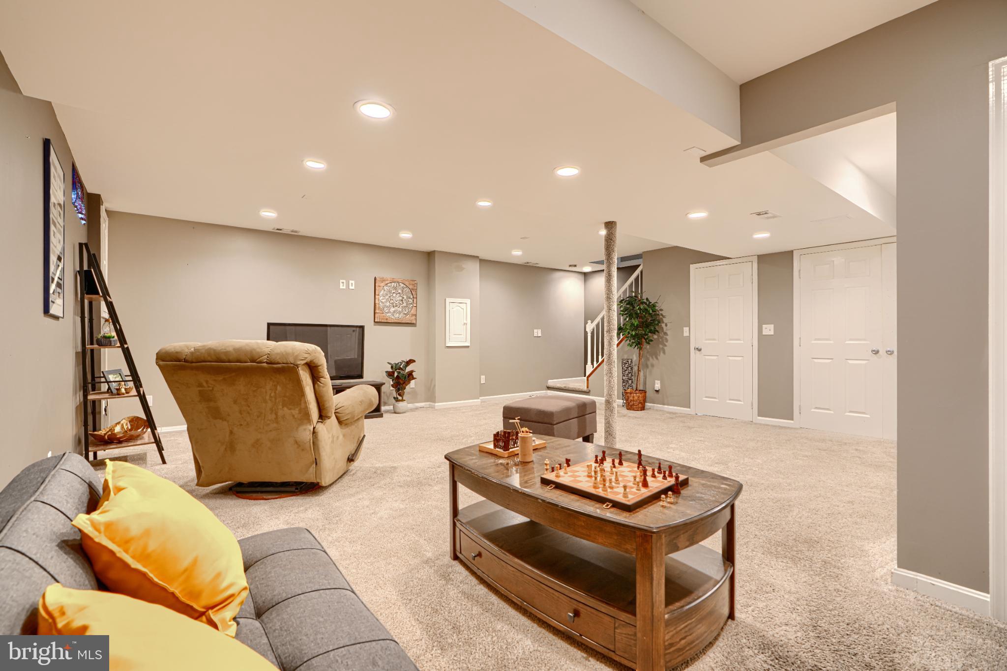 HUNTERS RUN - Residential
