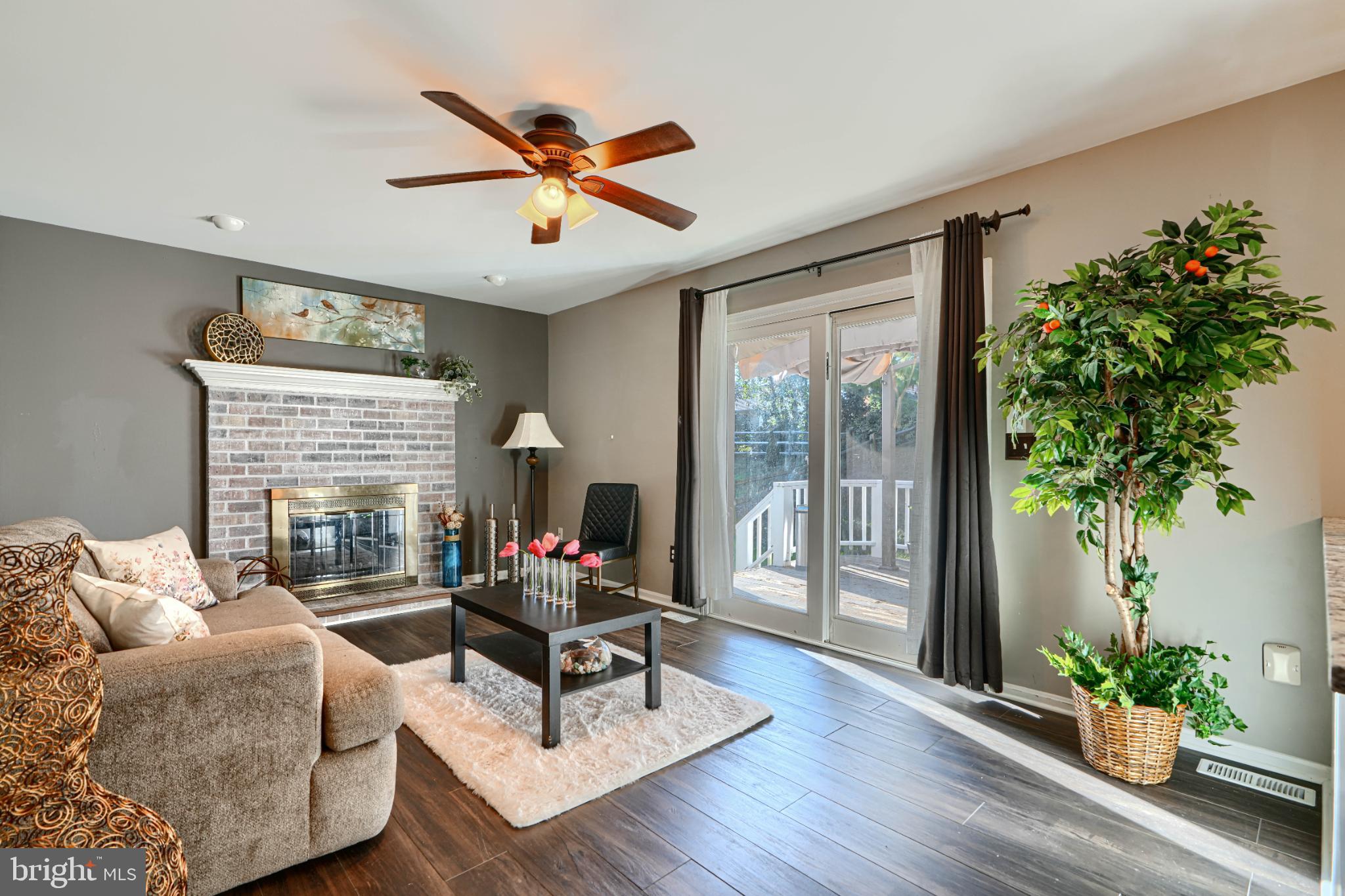 HUNTERS RUN - Residential