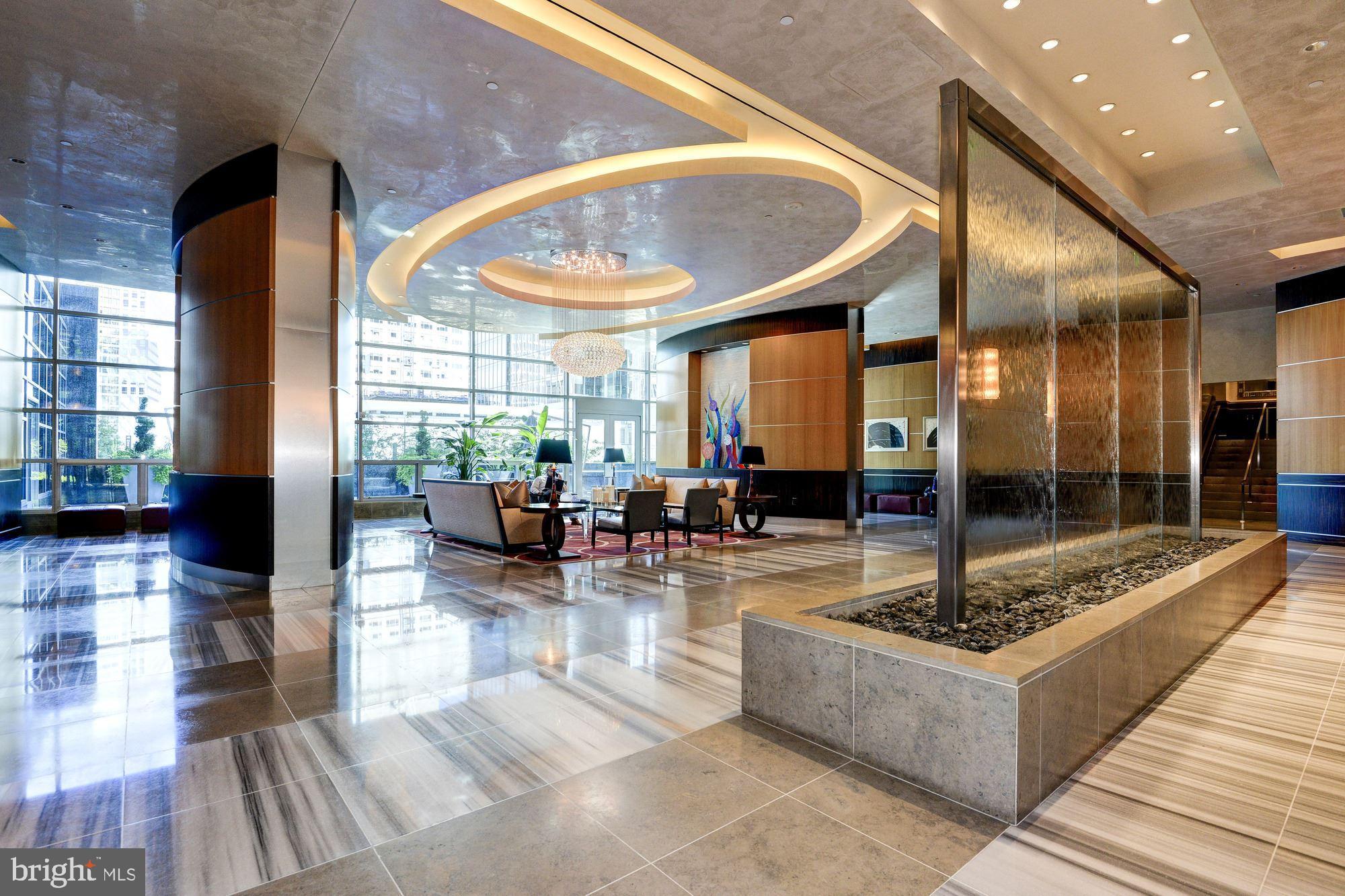 TURNBERRY TOWER - Residential