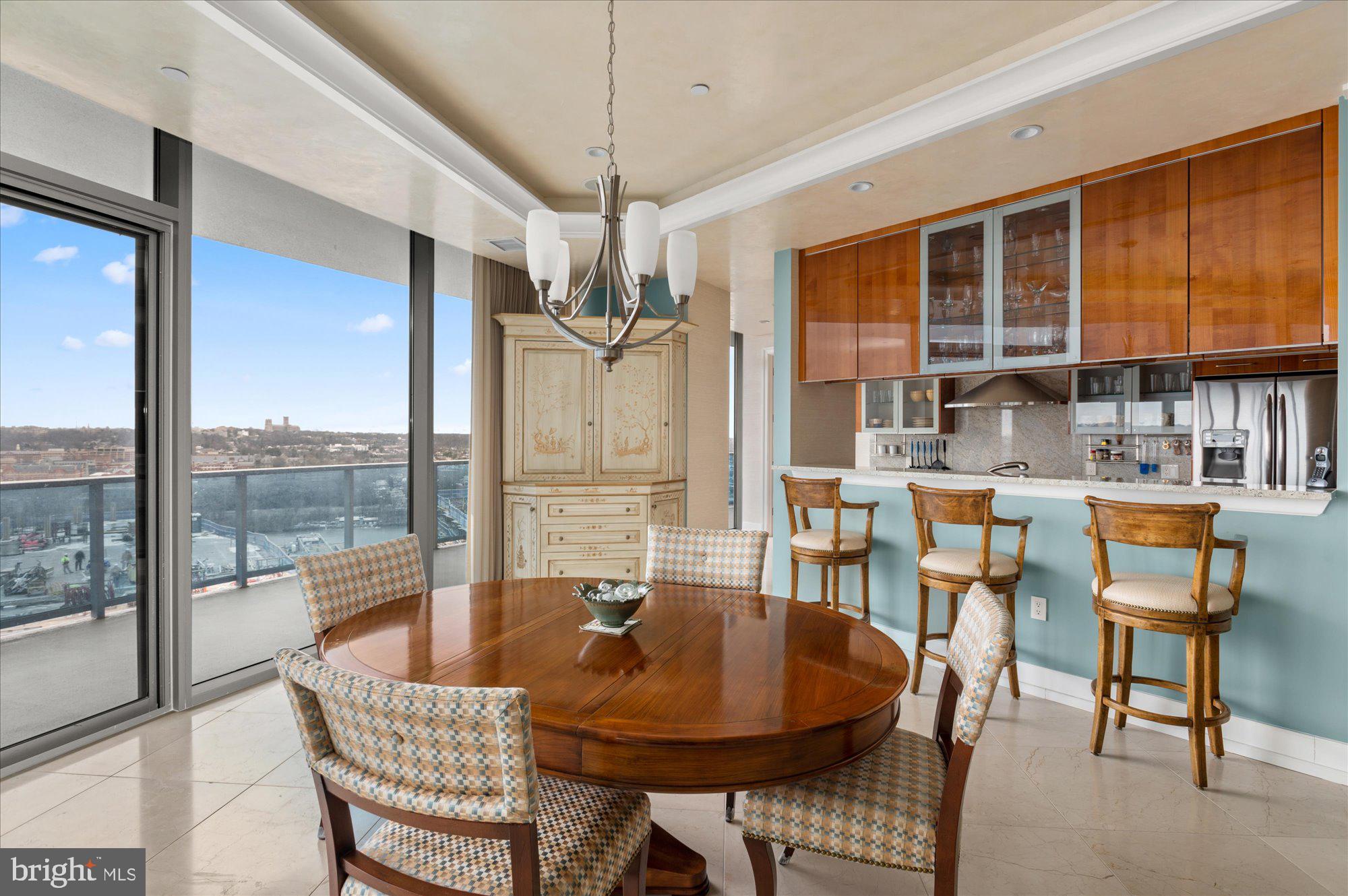 TURNBERRY TOWER - Residential