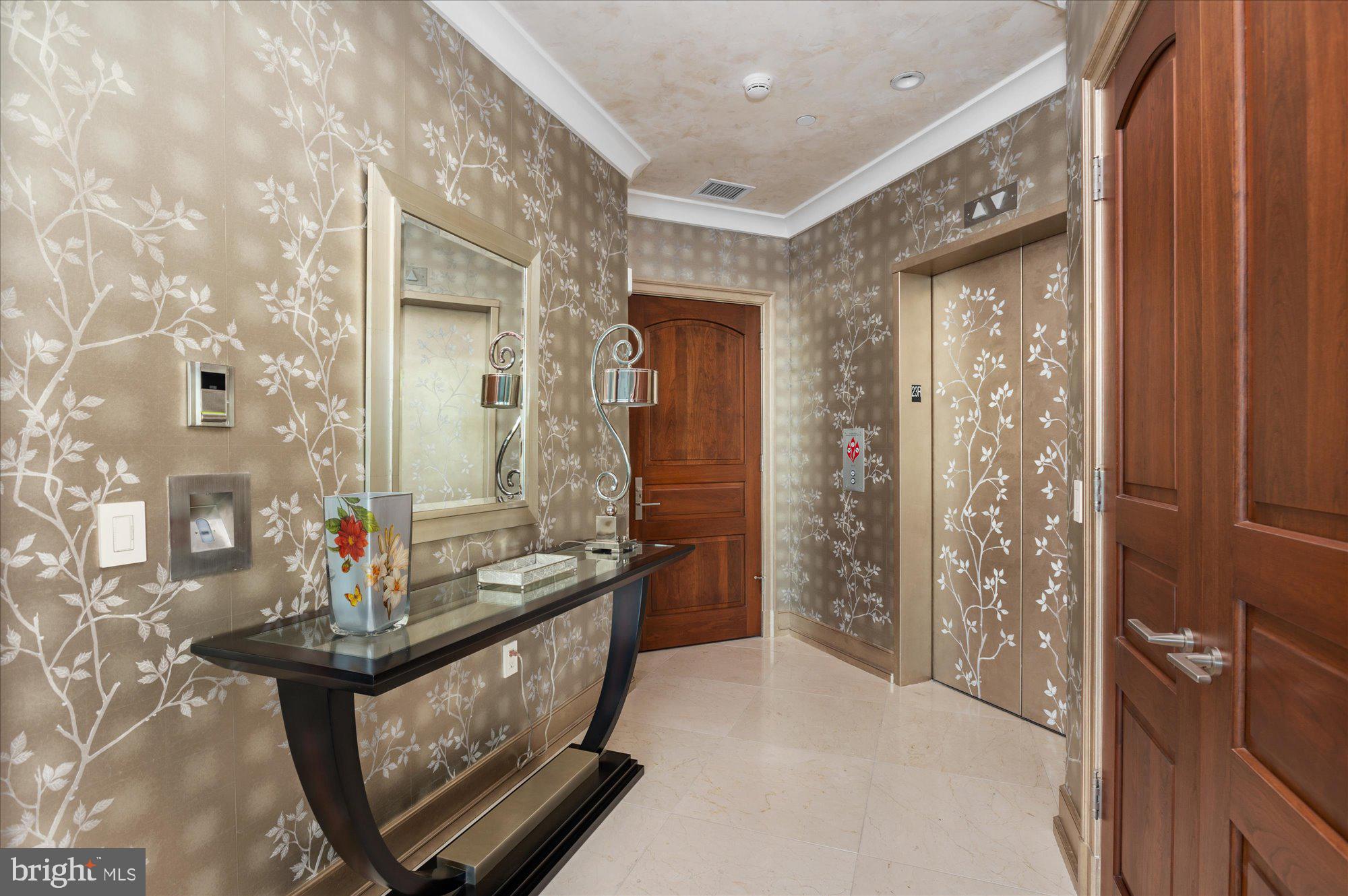 TURNBERRY TOWER - Residential