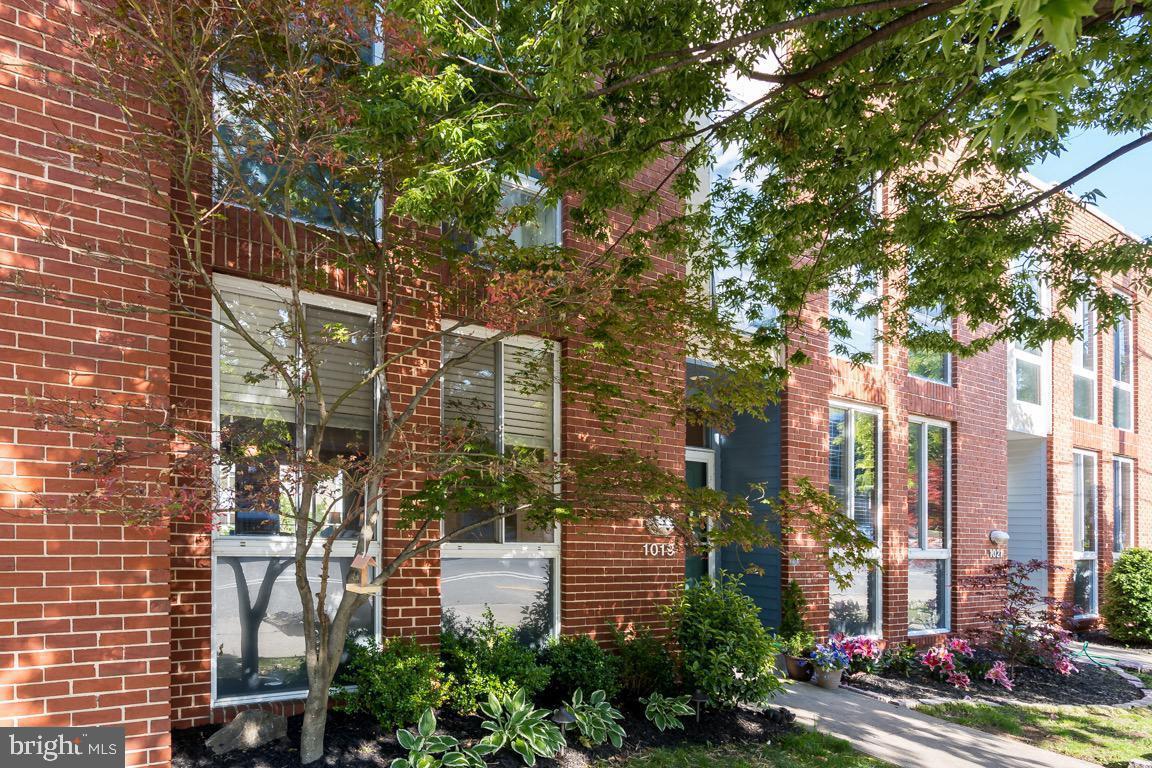 Location is everything this spacious brick front townhome located steps from Federal Hill Park, blocks from the Inner Harbor, and a short walk to the stadiums. Open concept layout on main level great for entertaining quests with hardwood flooring throughout main level . Kitchen features with granite countertops, gas range and 42" white cabinets. Living Room has built ins and a wood burning fireplace, that leads out to the deck and beautiful views of Harborview and Pier Homes, just steps from the inner harbor. The second floor has 3 bedrooms and 2 full bathrooms, plus full size washer and dryer. The Master Bedroom has 3 Closets, and an updated en-suite with a private deck with great views . Professional pictures and video coming soon.
