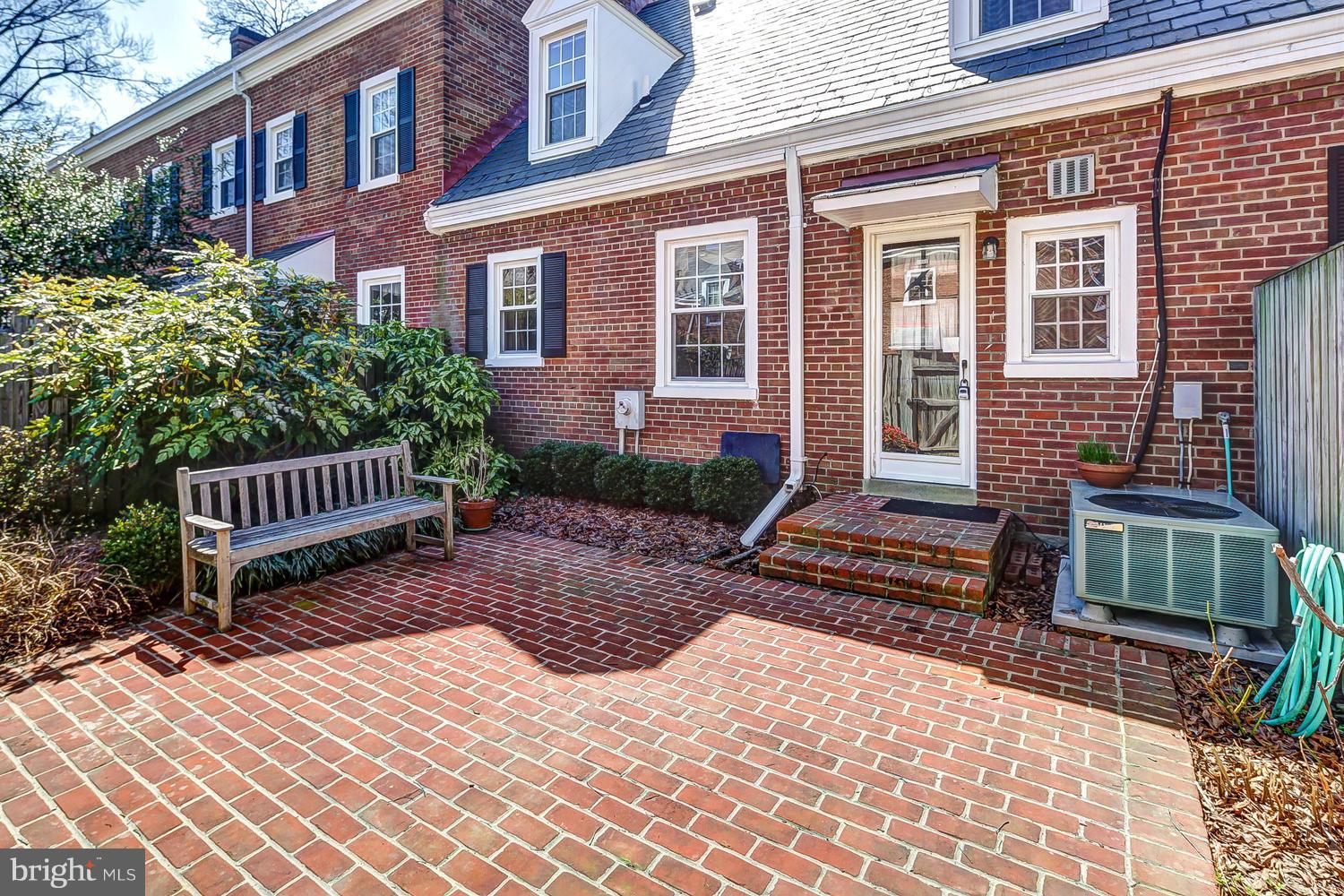 FAIRLINGTON GLEN - Residential