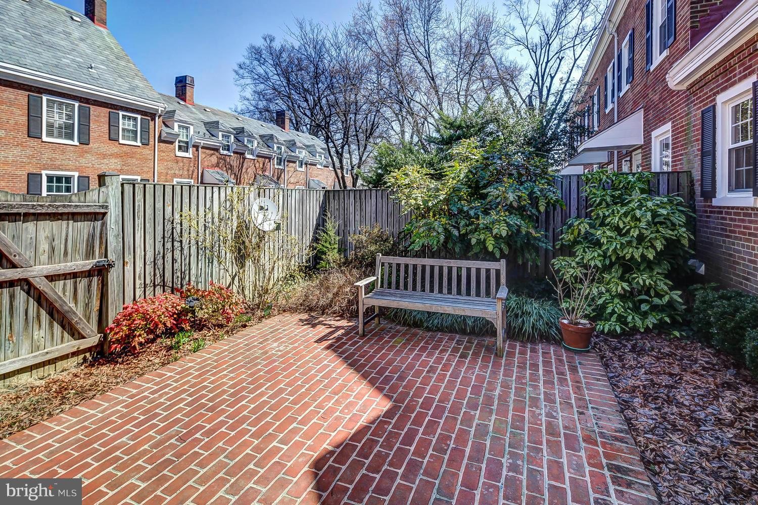 FAIRLINGTON GLEN - Residential