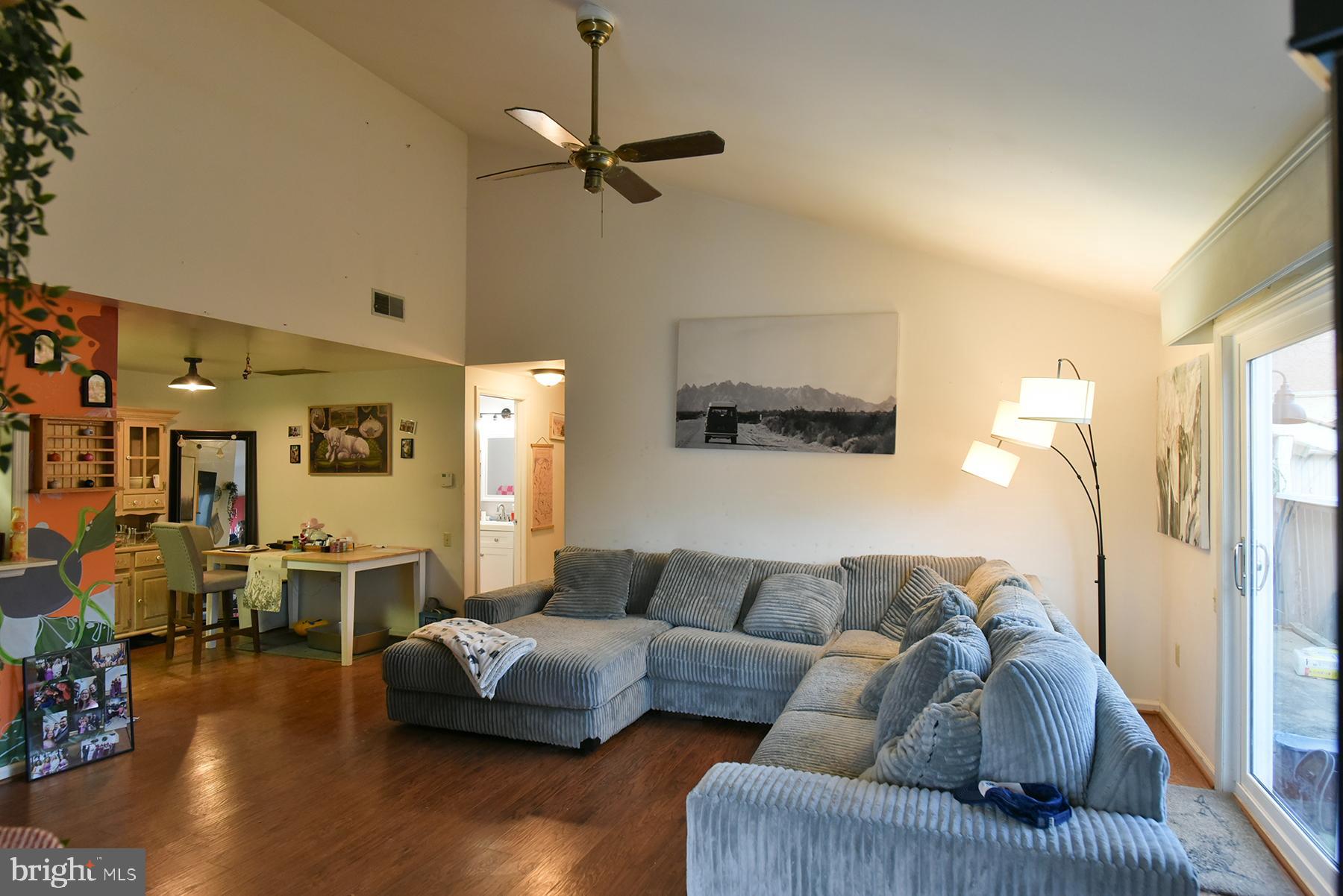 1507 KENSINGTON DRIVE