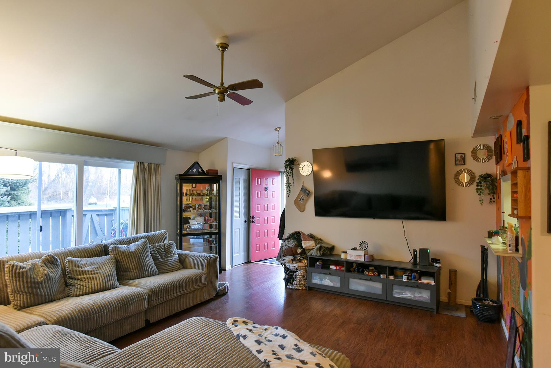 1507 KENSINGTON DRIVE