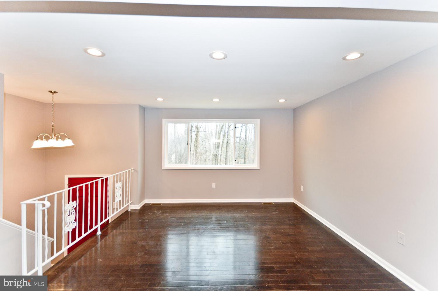 MARLTON - Residential