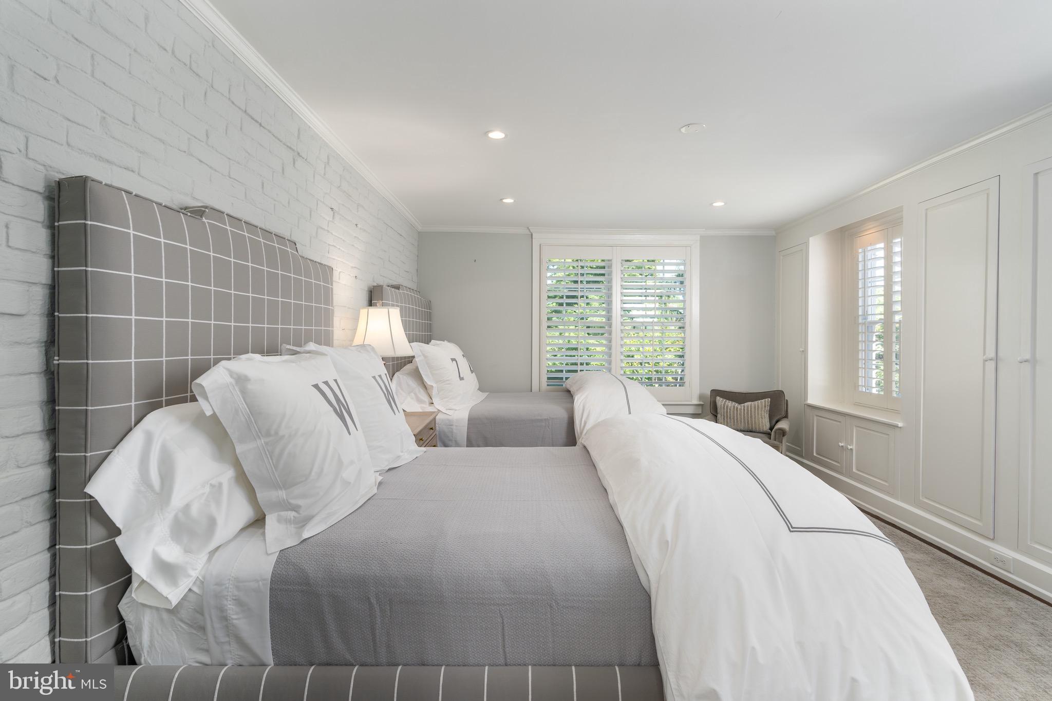 GEORGETOWN - Residential