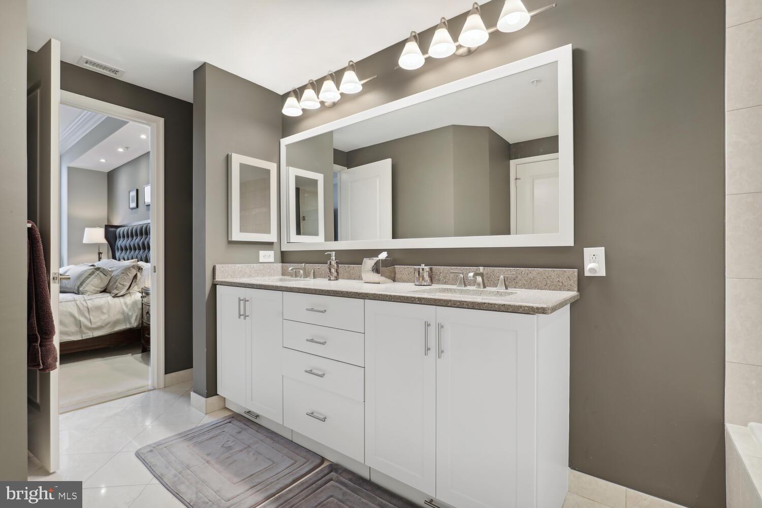 MIDTOWN AT RESTON TOWN CENTER - Residential