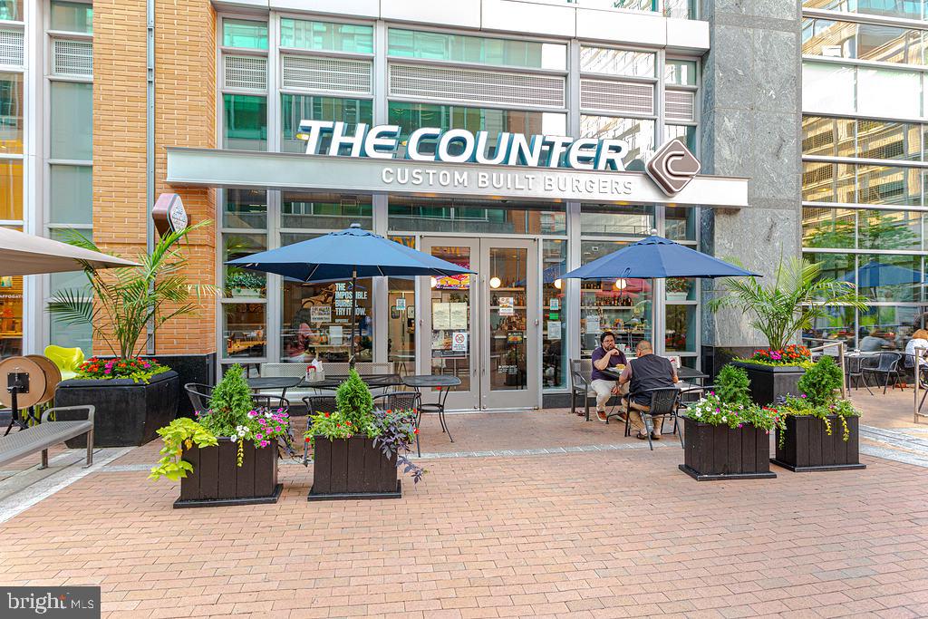 MIDTOWN AT RESTON TOWN CENTER - Residential