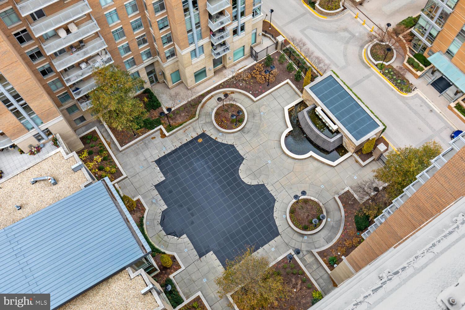 MIDTOWN AT RESTON TOWN CENTER - Residential