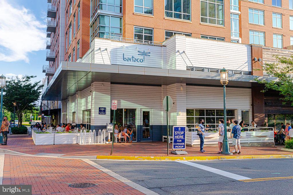 MIDTOWN AT RESTON TOWN CENTER - Residential