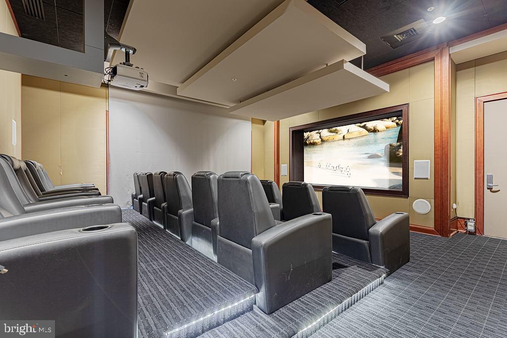 MIDTOWN AT RESTON TOWN CENTER - Residential