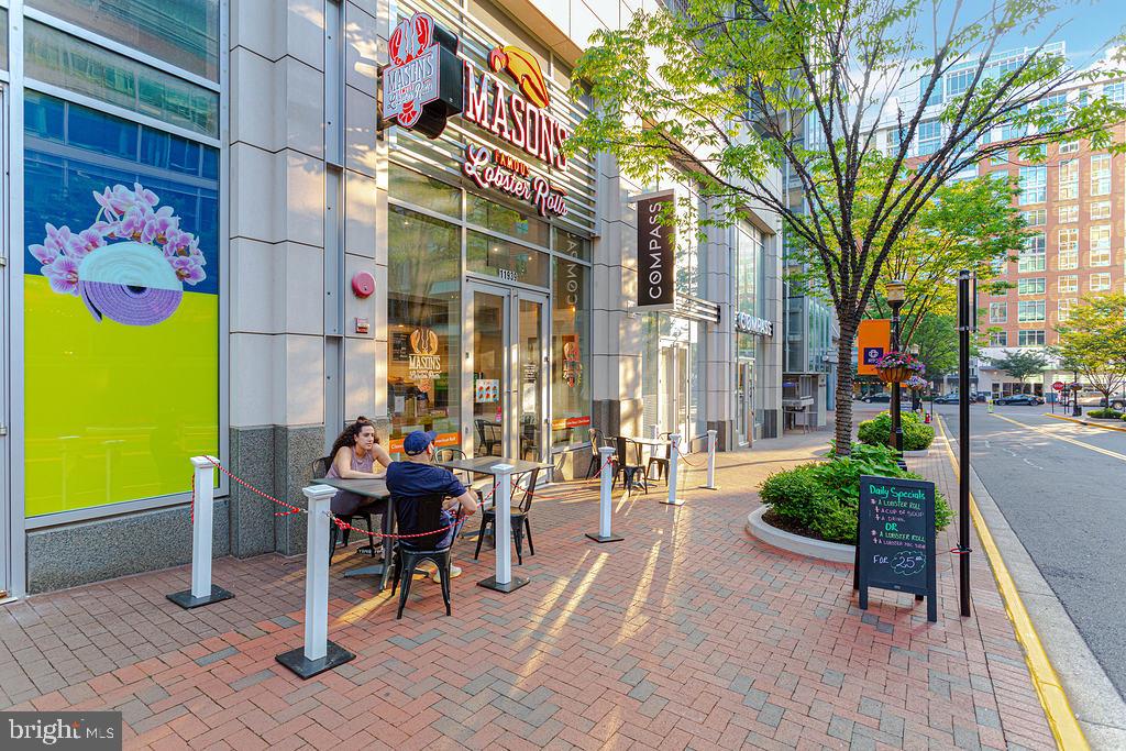 MIDTOWN AT RESTON TOWN CENTER - Residential