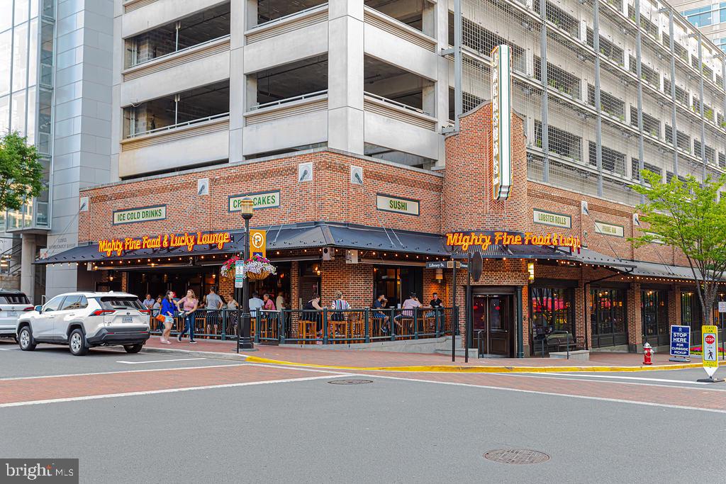 MIDTOWN AT RESTON TOWN CENTER - Residential