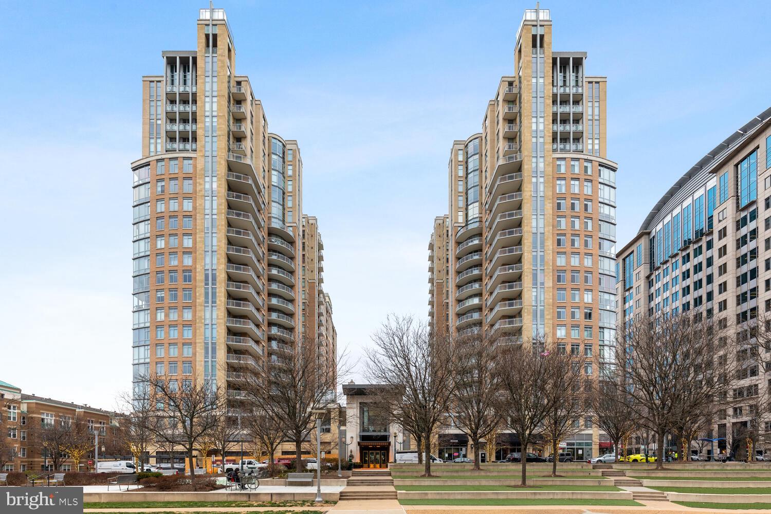 MIDTOWN AT RESTON TOWN CENTER - Residential