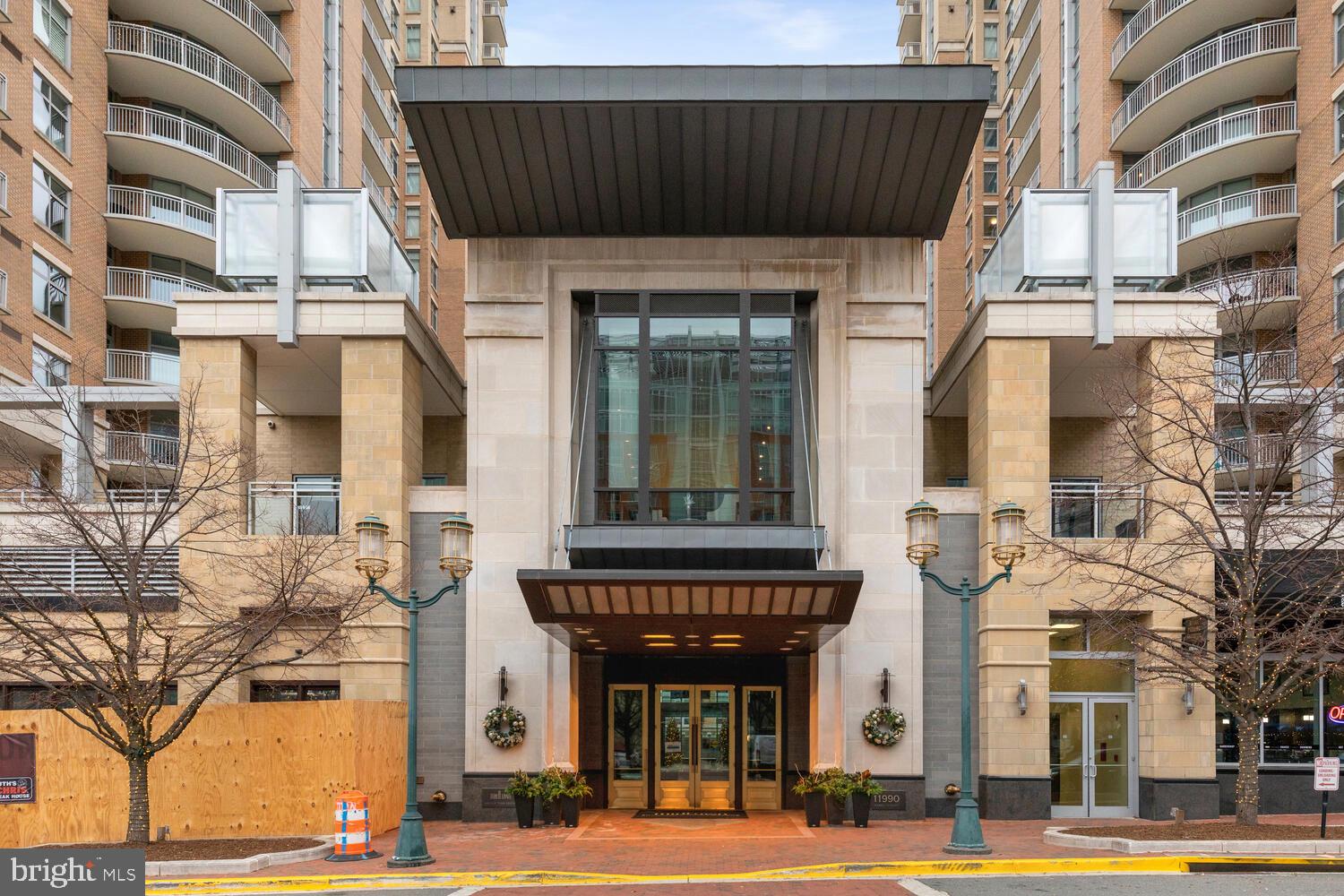 MIDTOWN AT RESTON TOWN CENTER - Residential