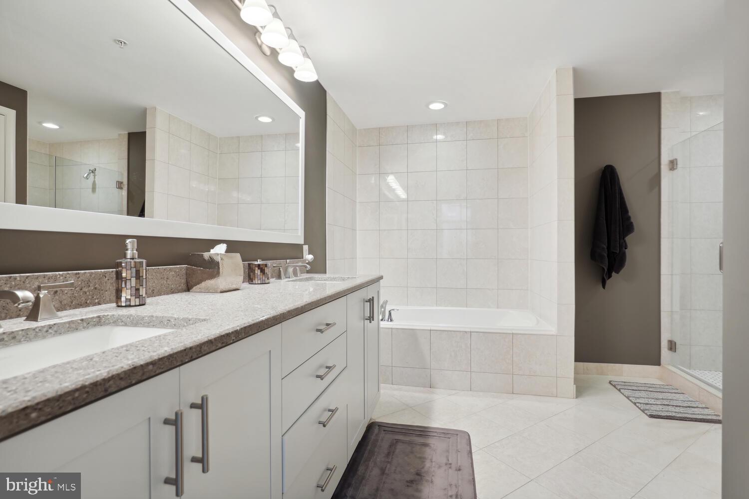 MIDTOWN AT RESTON TOWN CENTER - Residential