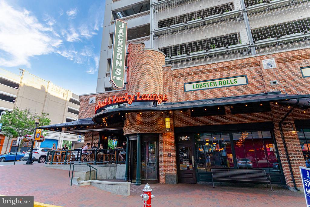 MIDTOWN AT RESTON TOWN CENTER - Residential