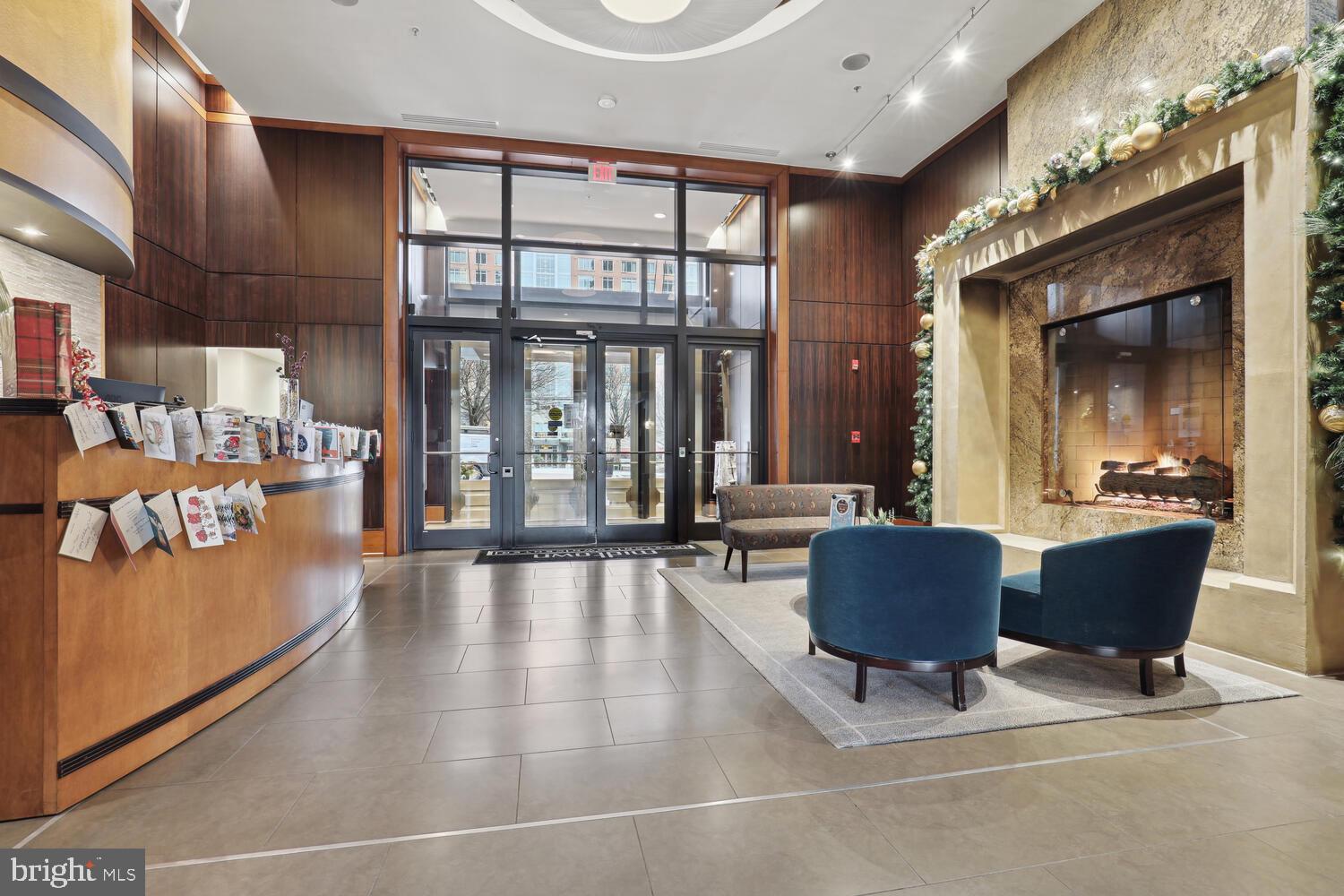 MIDTOWN AT RESTON TOWN CENTER - Residential