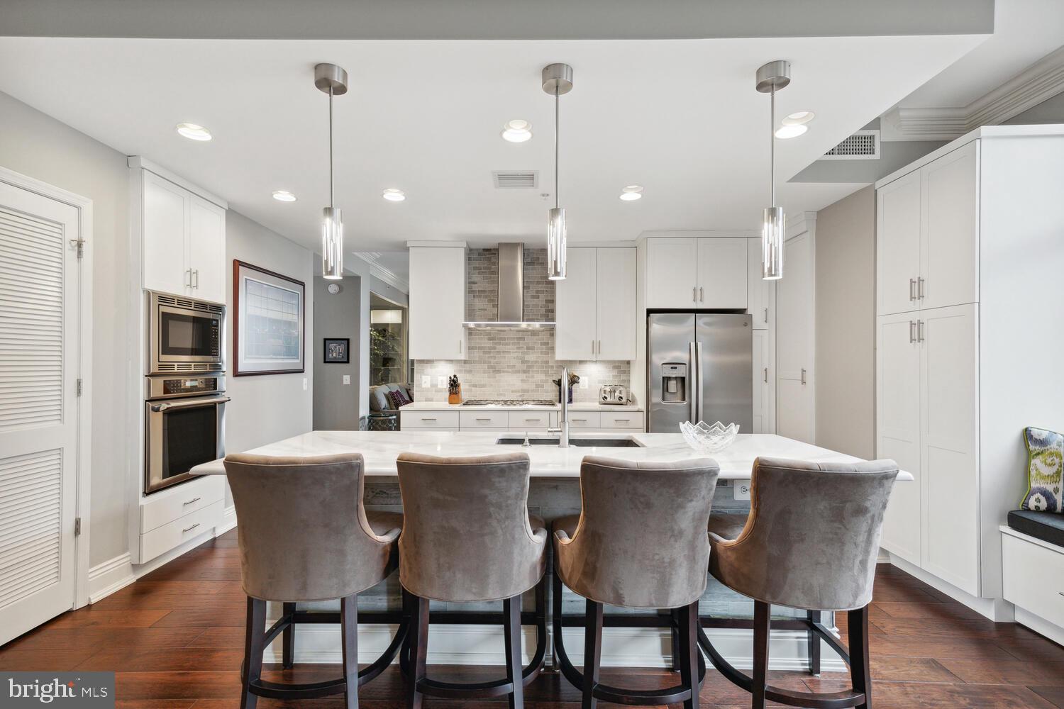 MIDTOWN AT RESTON TOWN CENTER - Residential