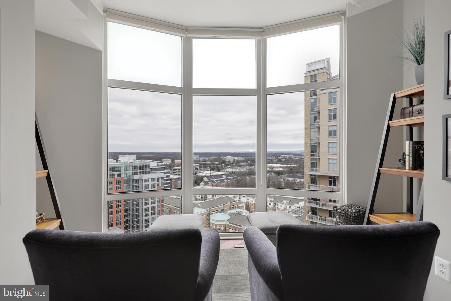 MIDTOWN AT RESTON TOWN CENTER - Residential