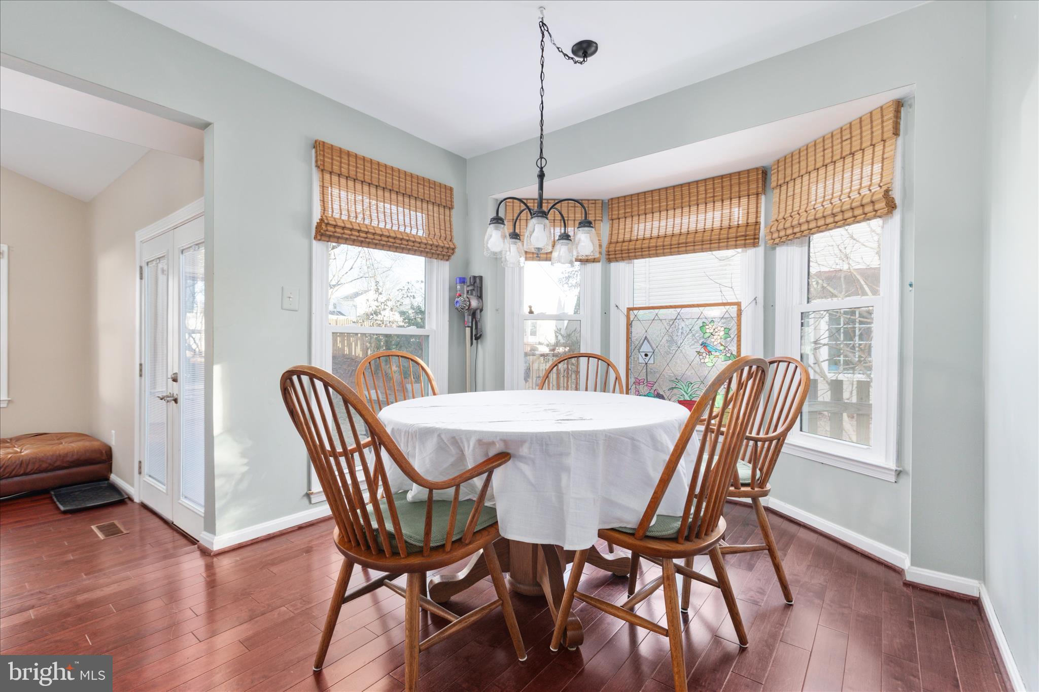 LEE MANOR - Residential