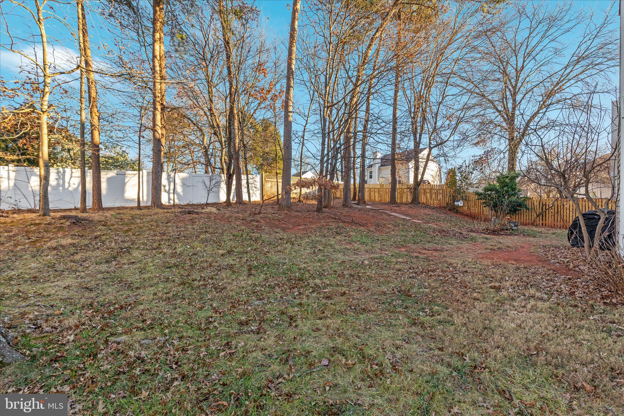 LEE MANOR - Residential