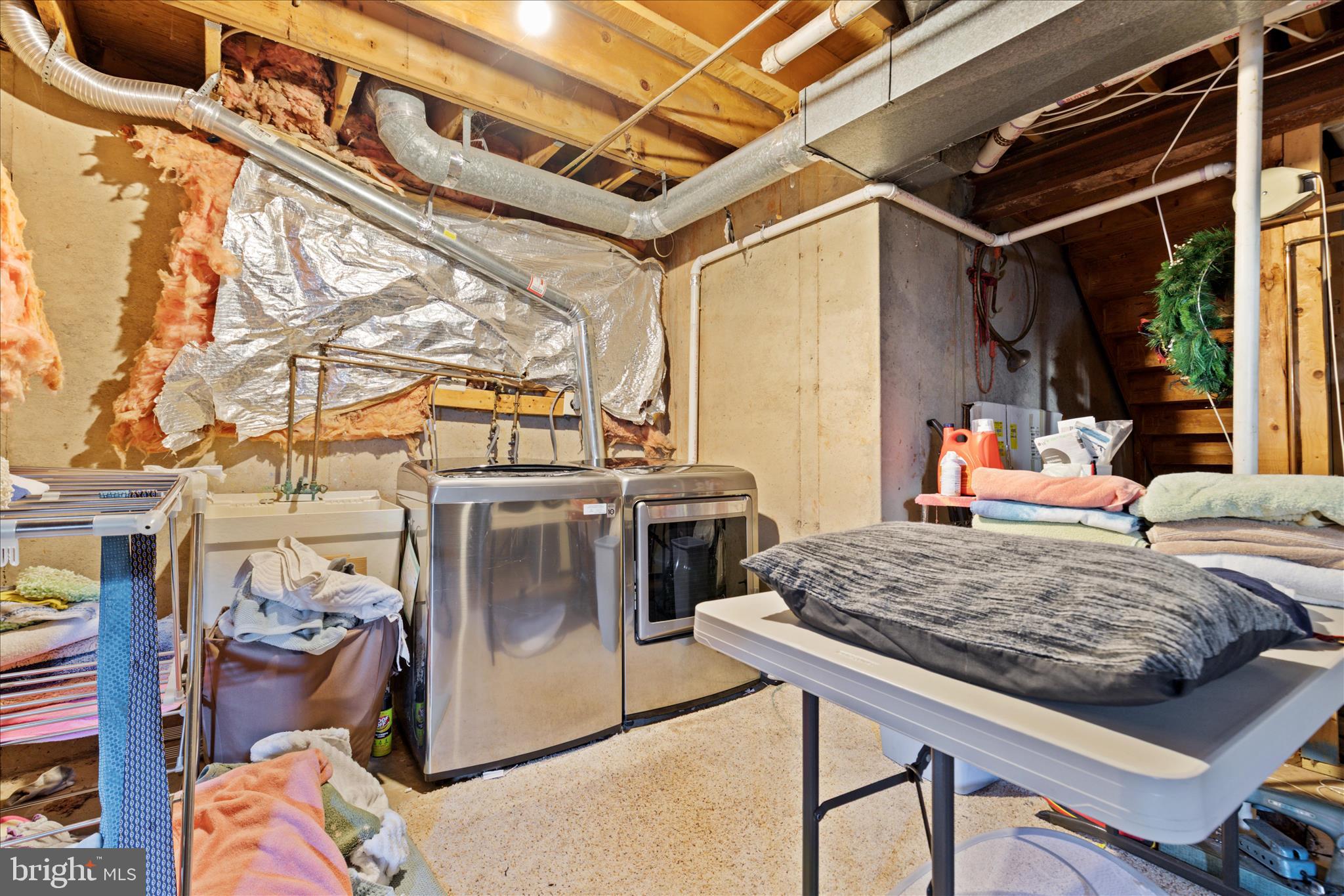 LEE MANOR - Residential