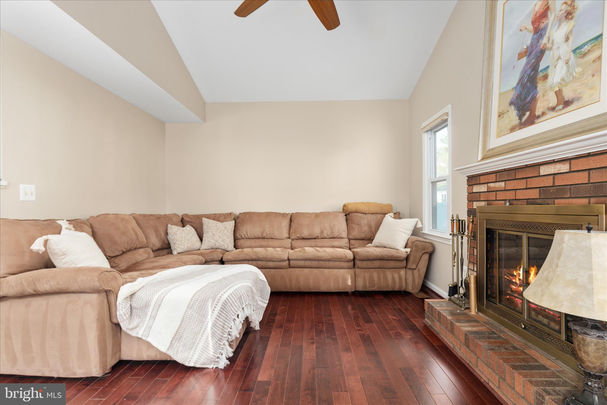 LEE MANOR - Residential