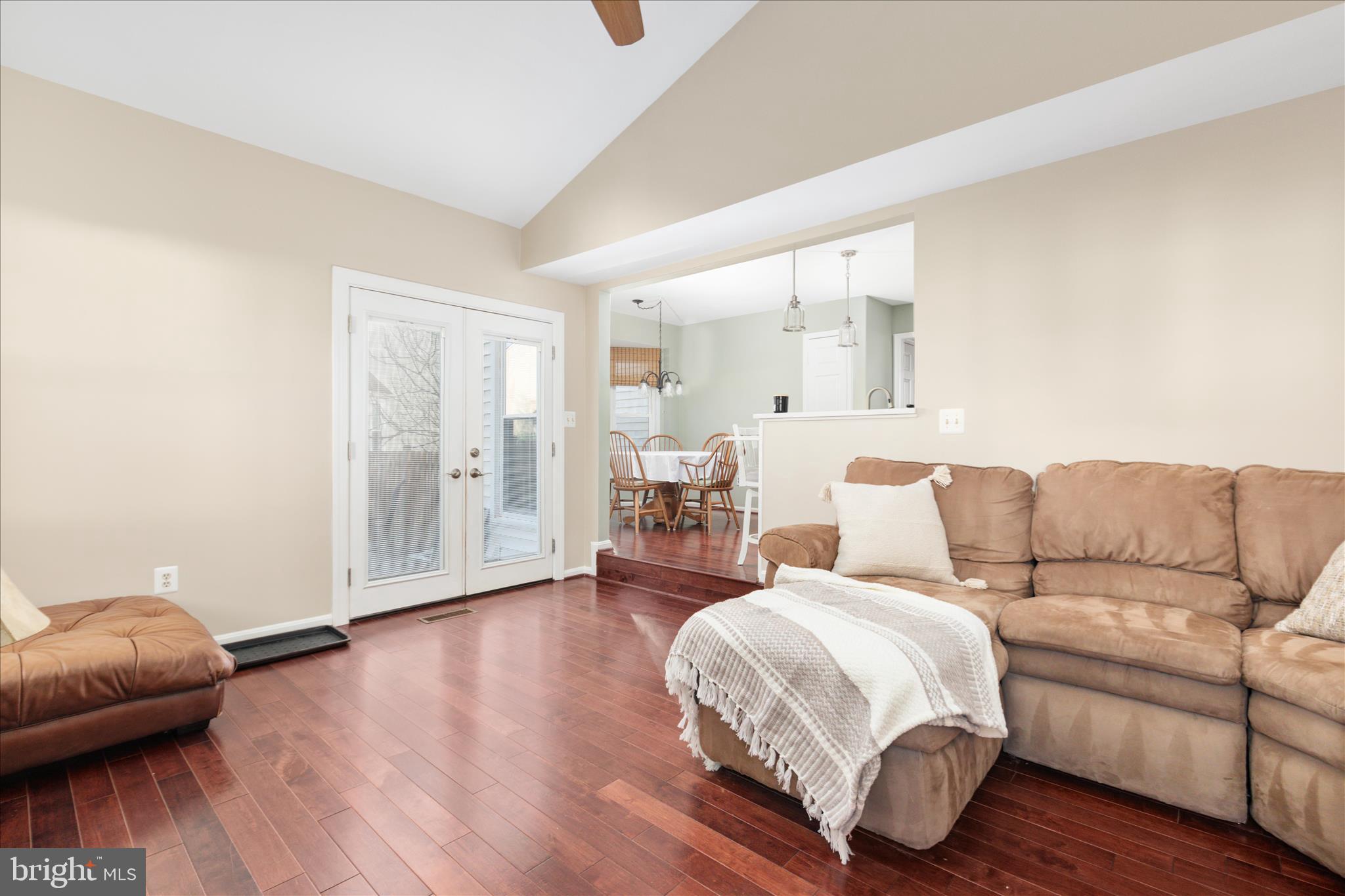 LEE MANOR - Residential