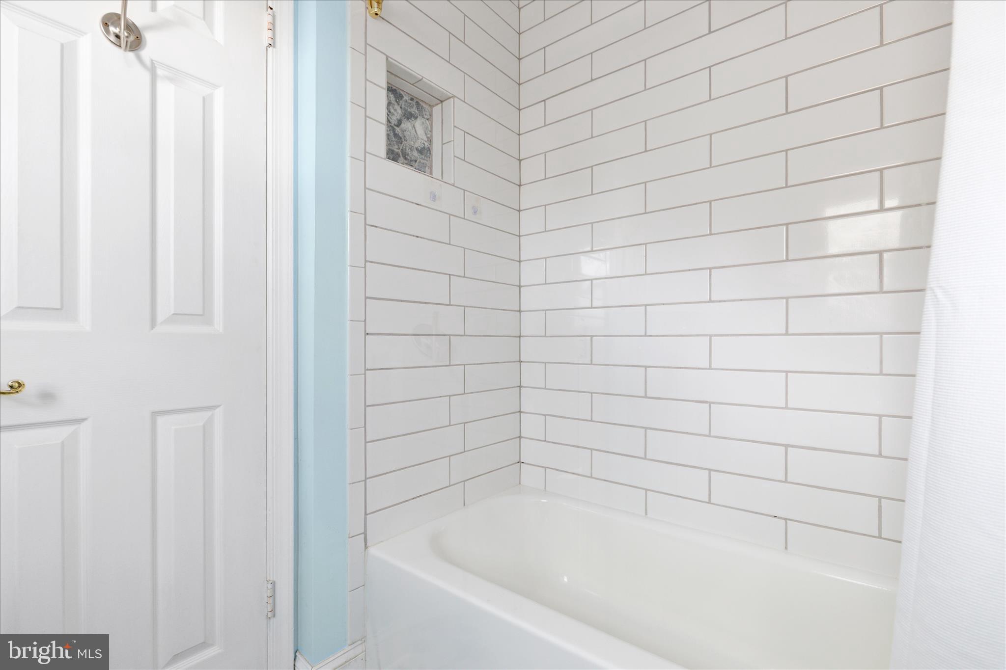 LEE MANOR - Residential