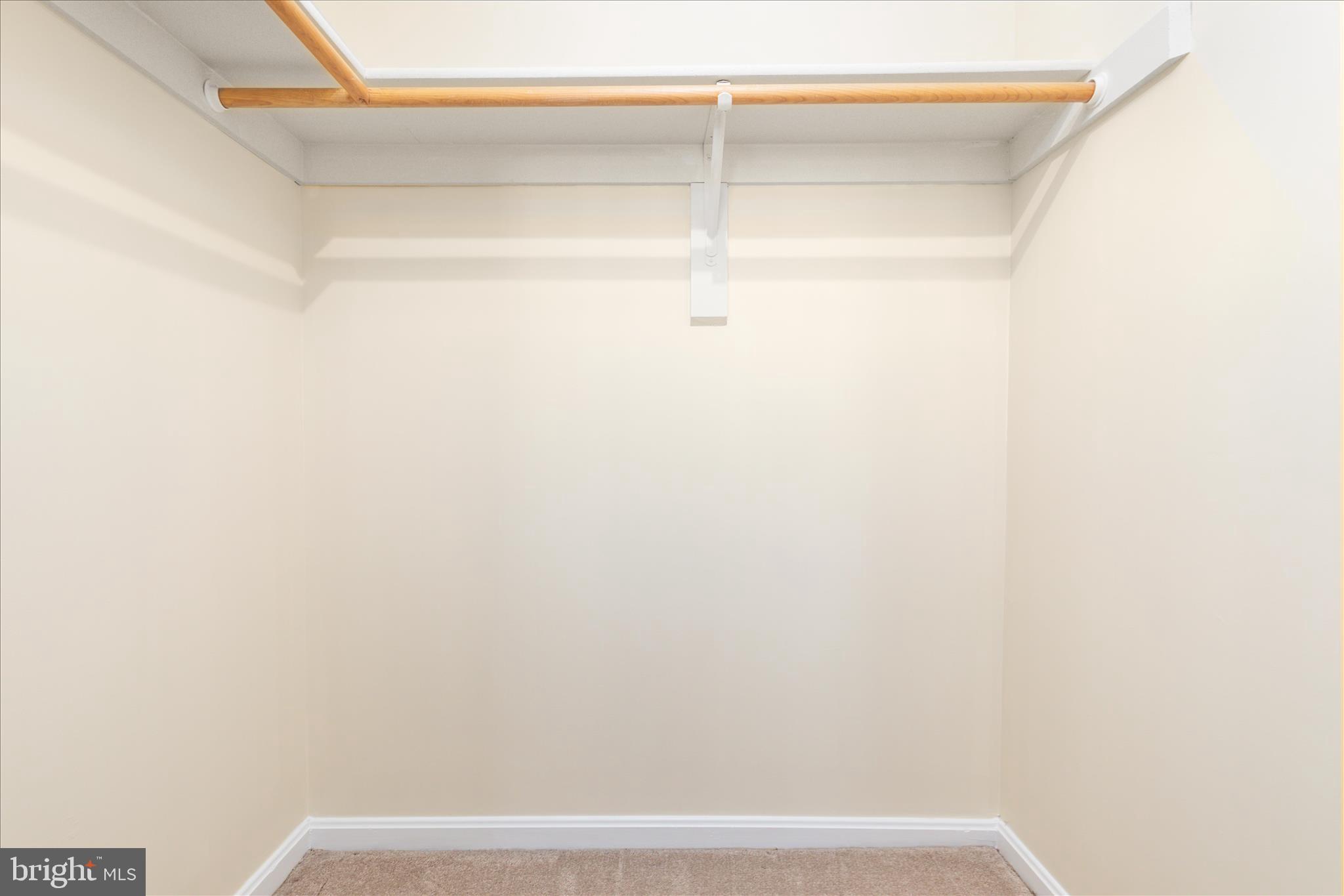 LEE MANOR - Residential