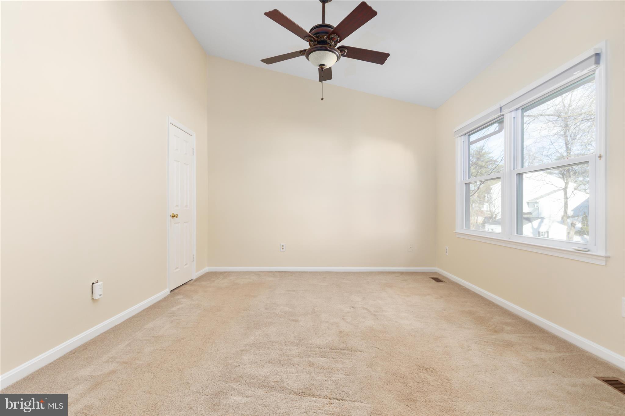 LEE MANOR - Residential