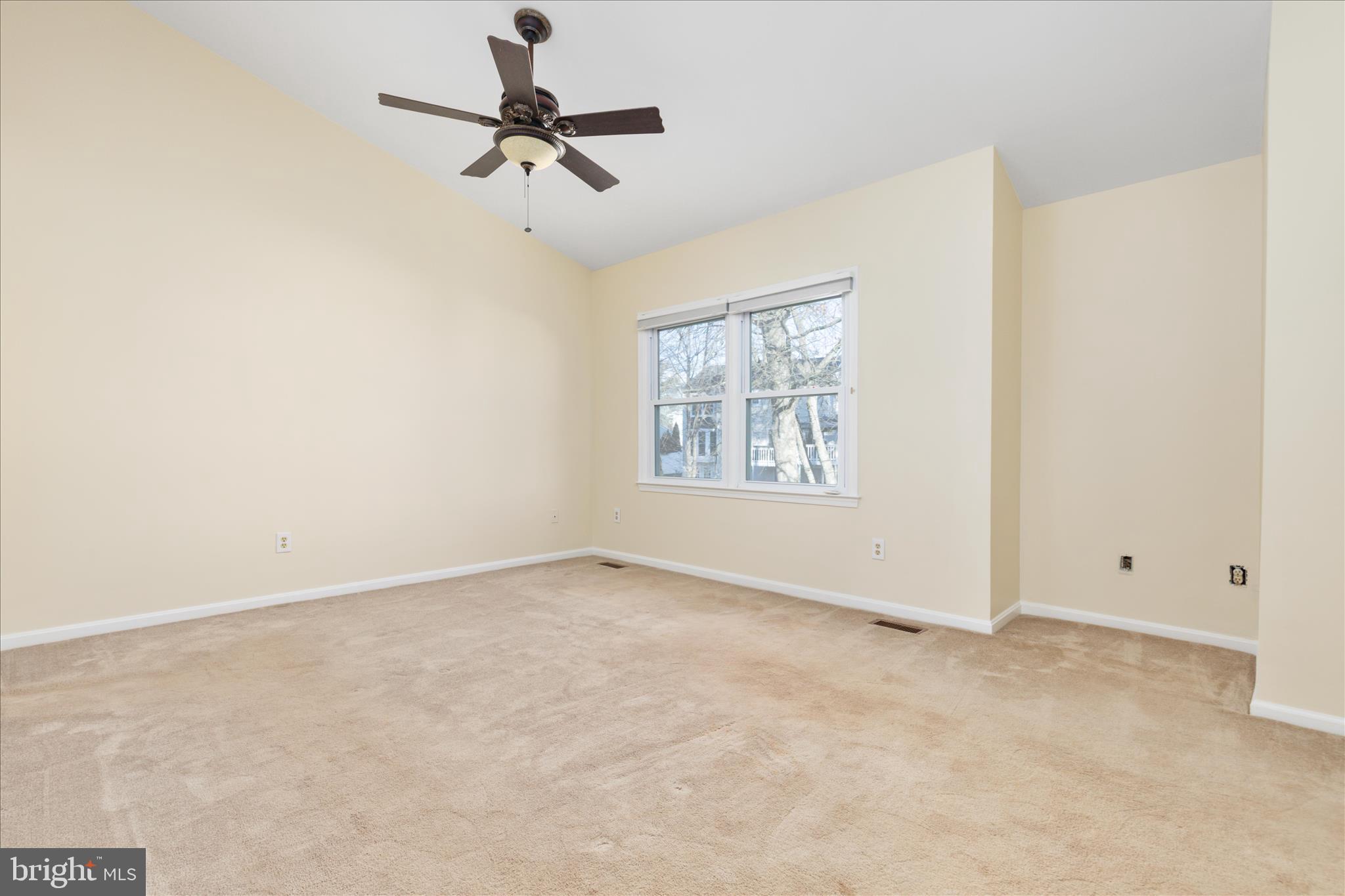 LEE MANOR - Residential